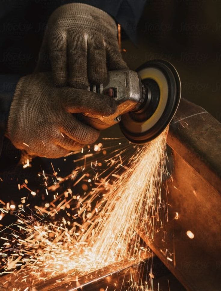 خدمات اللحام — عمل منفّذ 4